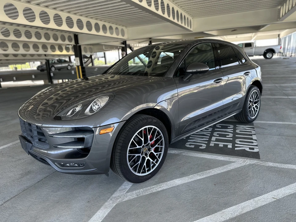 2015 Porsche Macan Turbo - Image 10 of 31