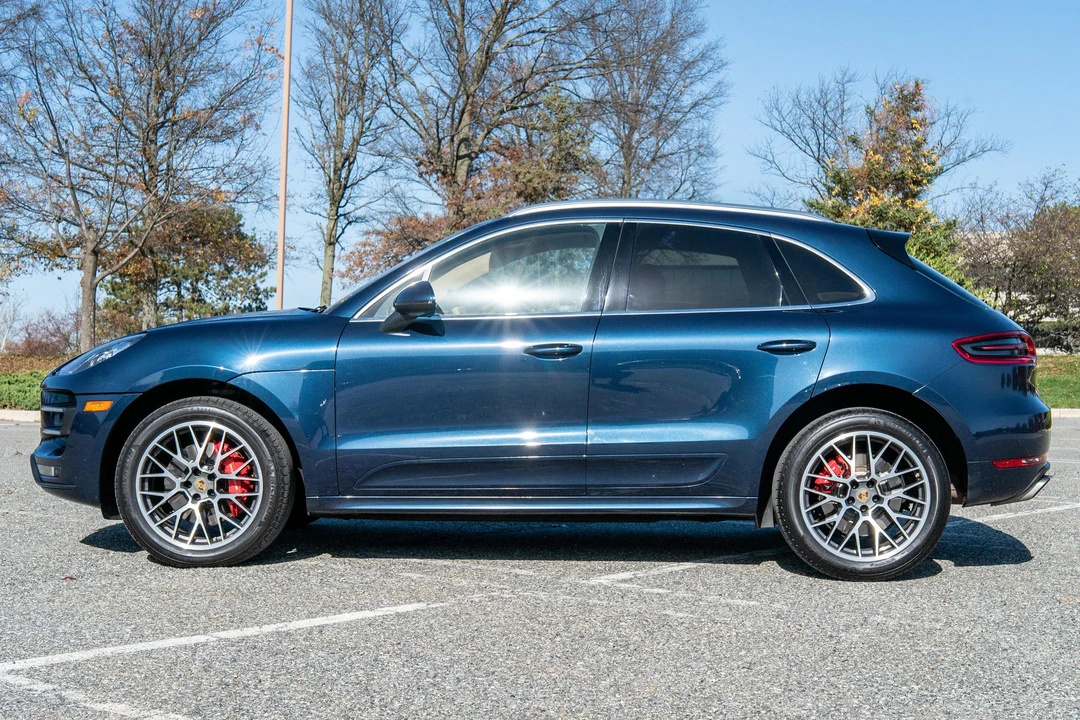 2015 Porsche Macan Turbo - Image 3 of 31