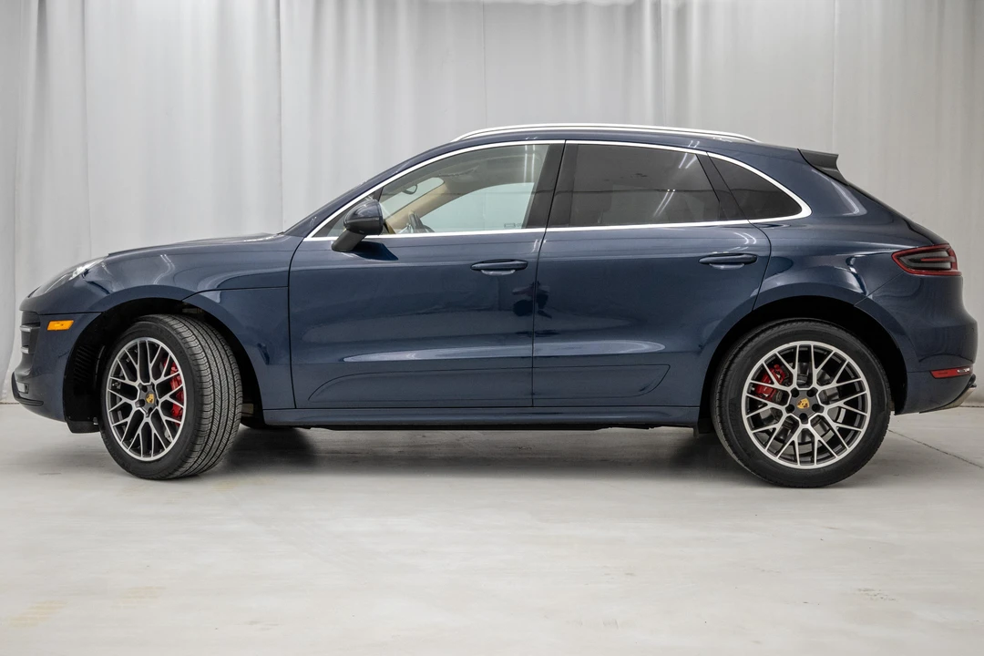 2015 Porsche Macan Turbo - Image 16 of 31