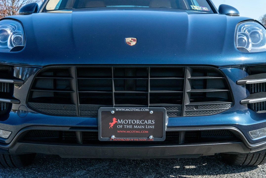 2015 Porsche Macan Turbo - Image 24 of 31