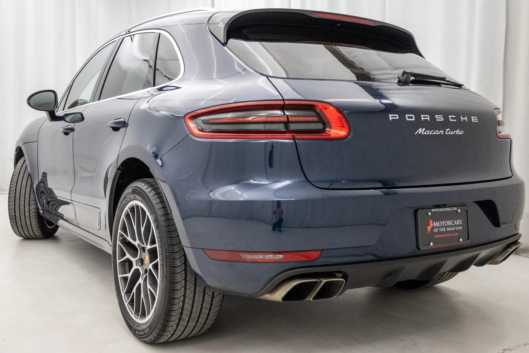 2015 Porsche Macan Turbo - Image 18 of 31