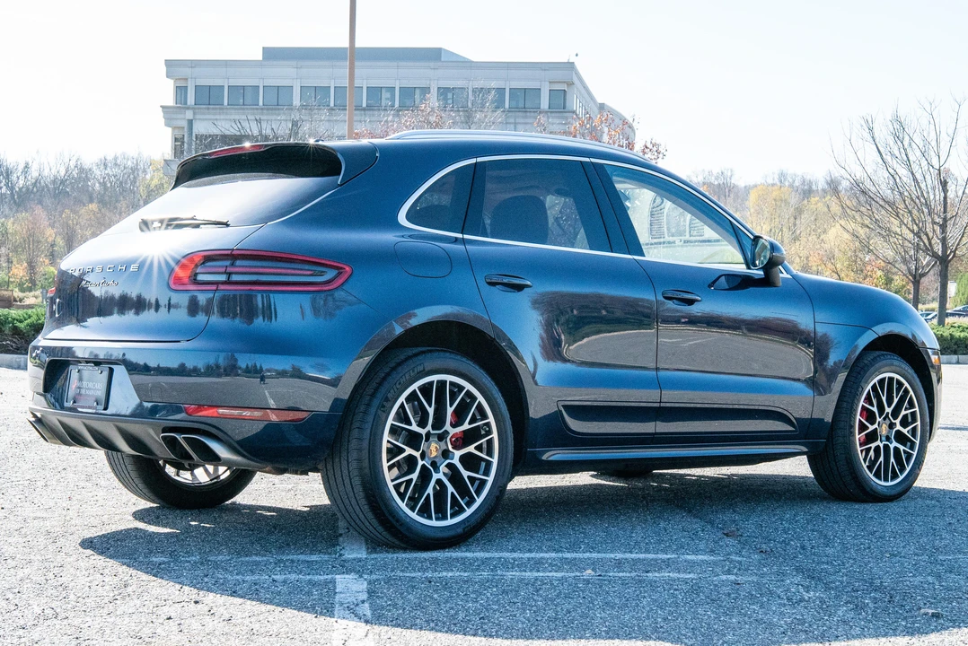 2015 Porsche Macan Turbo - Image 10 of 31