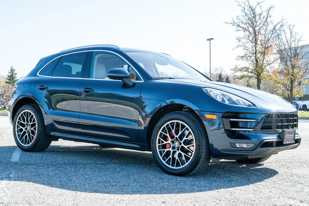 2015 Porsche Macan Turbo - Image 12 of 31