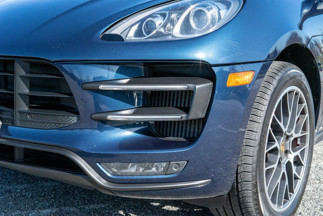 2015 Porsche Macan Turbo - Image 28 of 31