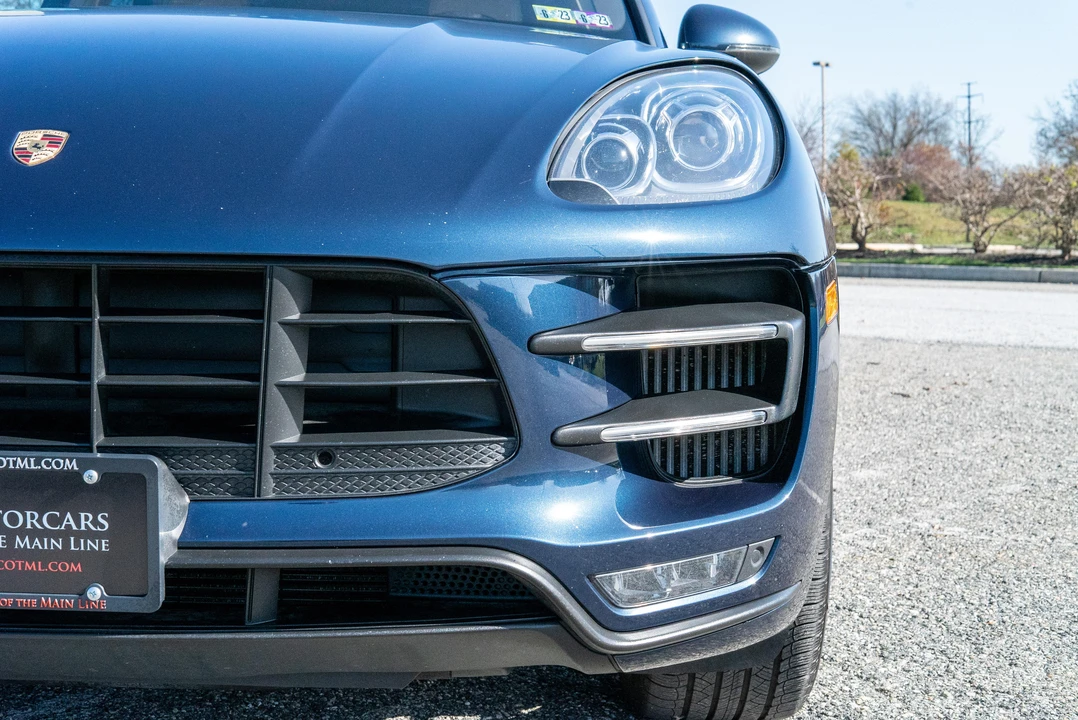2015 Porsche Macan Turbo - Image 25 of 31