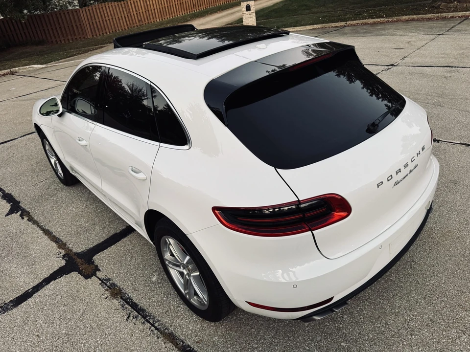 2015 Porsche Macan Turbo - Image 30 of 31