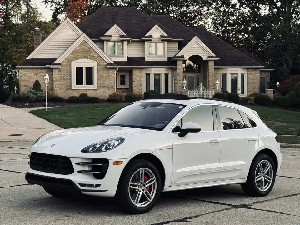 2015 Porsche Macan Turbo - Image 3 of 31