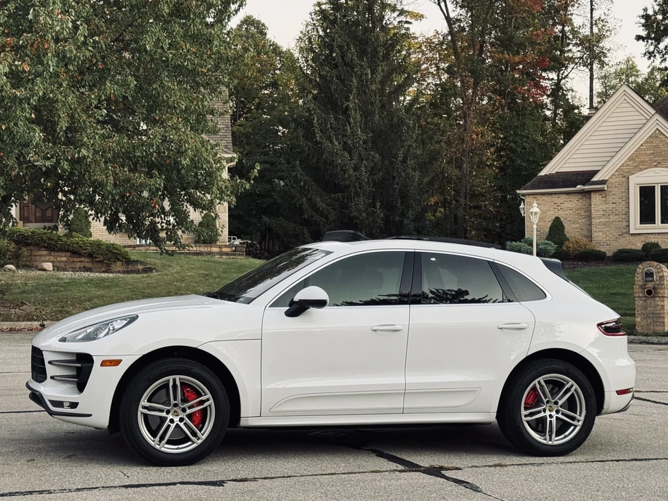 2015 Porsche Macan Turbo - Image 5 of 31