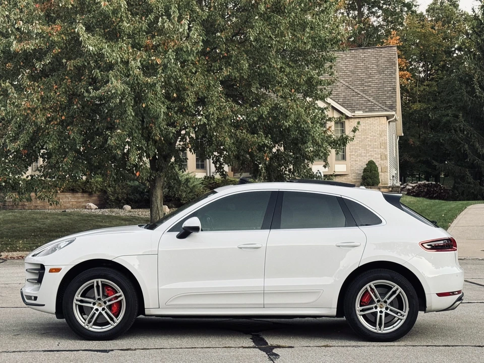 2015 Porsche Macan Turbo - Image 6 of 31
