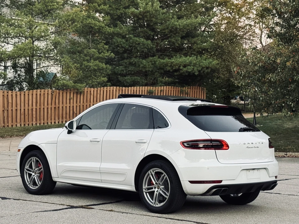 2015 Porsche Macan Turbo - Image 9 of 31