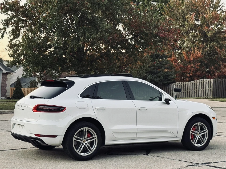 2015 Porsche Macan Turbo - Image 16 of 31