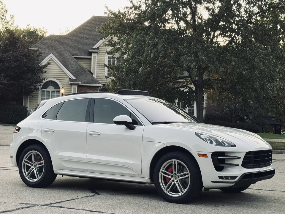 2015 Porsche Macan Turbo - Image 20 of 31