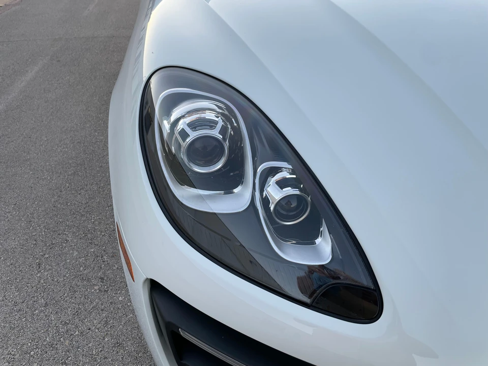 2015 Porsche Macan Turbo - Image 14 of 31
