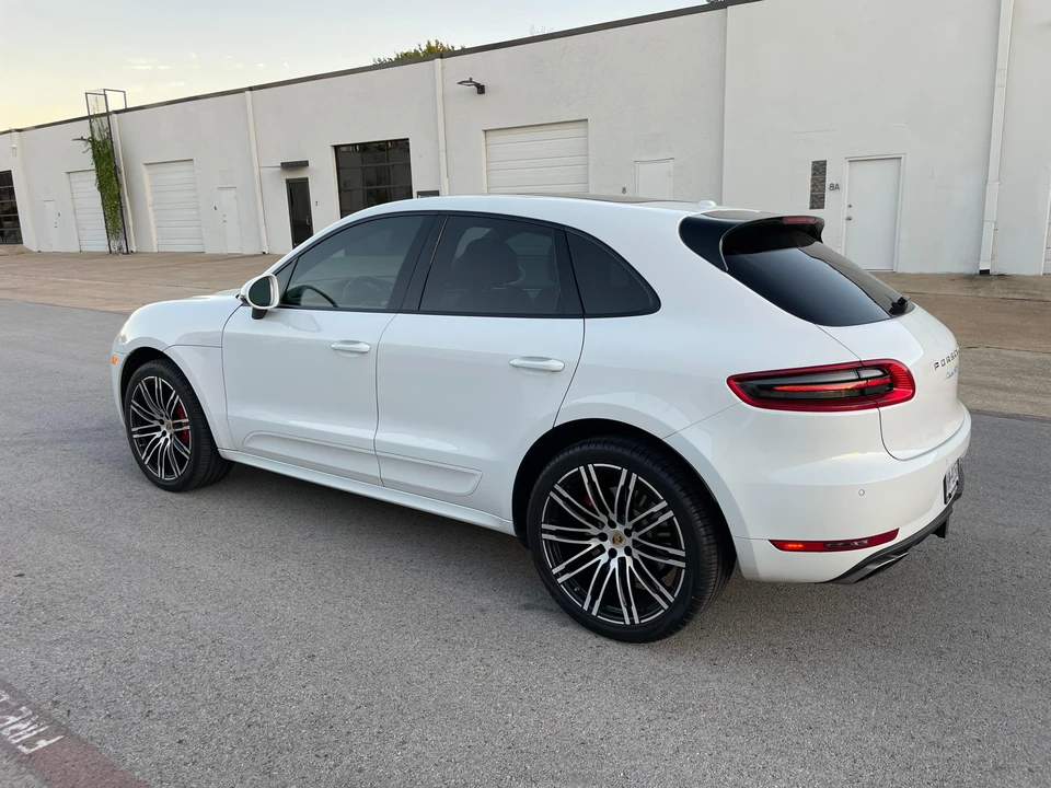 2015 Porsche Macan Turbo - Image 9 of 31