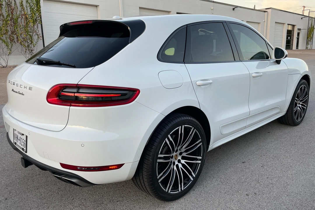 2015 Porsche Macan Turbo - Image 4 of 31