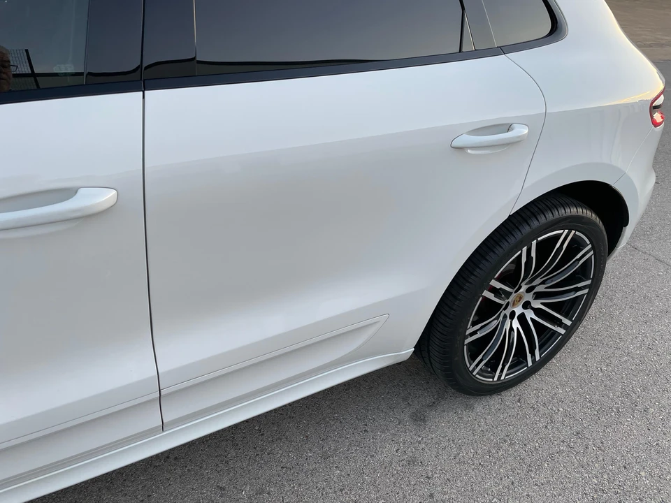 2015 Porsche Macan Turbo - Image 20 of 31
