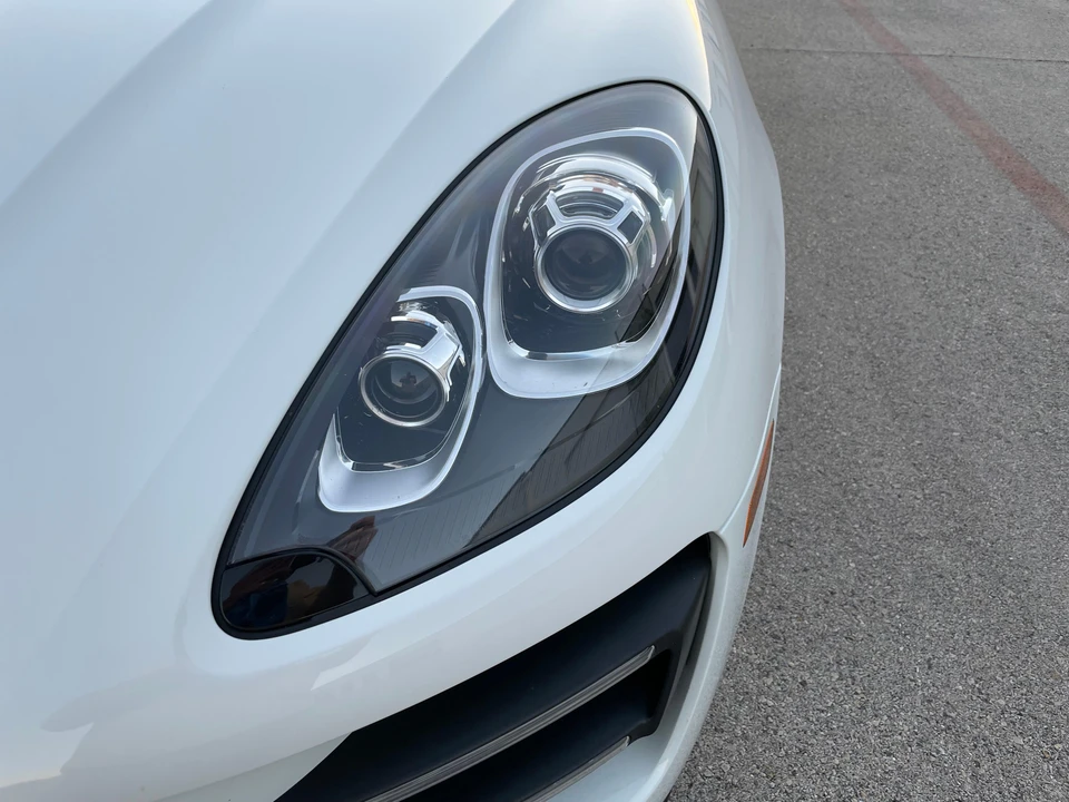 2015 Porsche Macan Turbo - Image 15 of 31