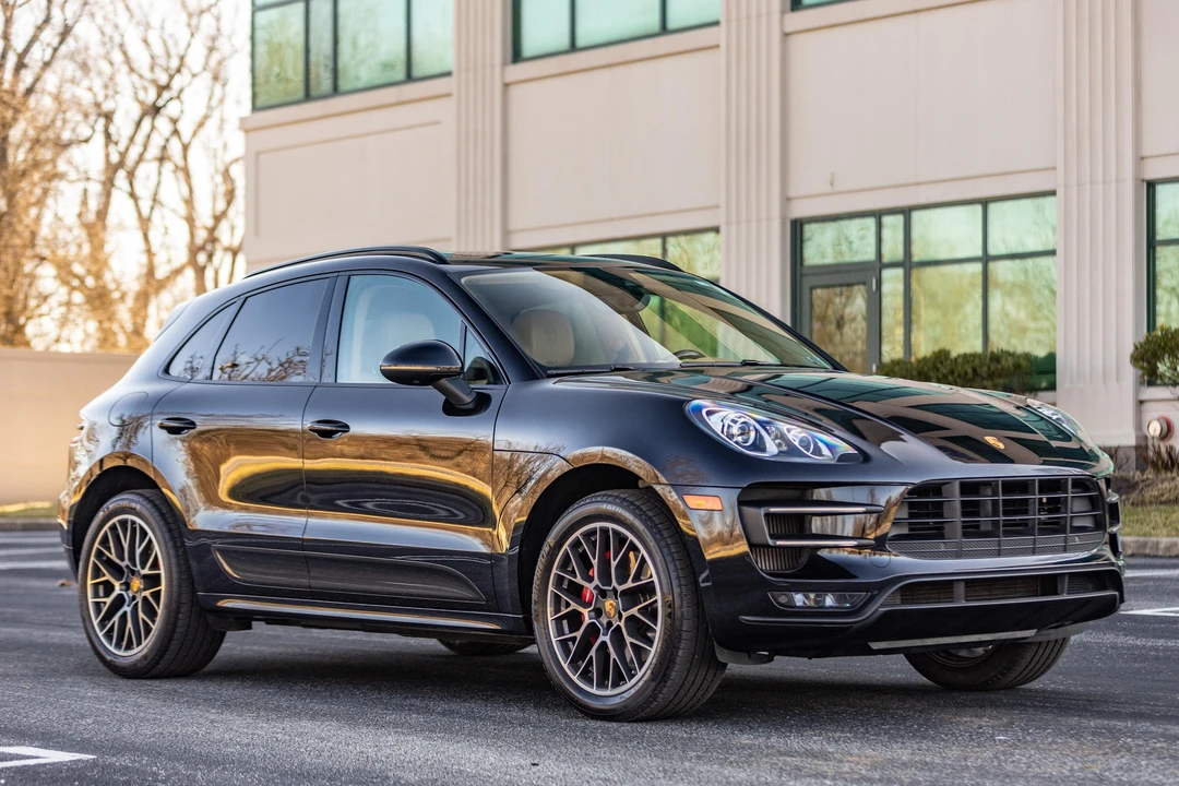 2015 Porsche Macan Turbo - Image 28 of 31