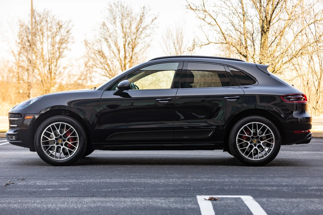 2015 Porsche Macan Turbo - Image 12 of 31