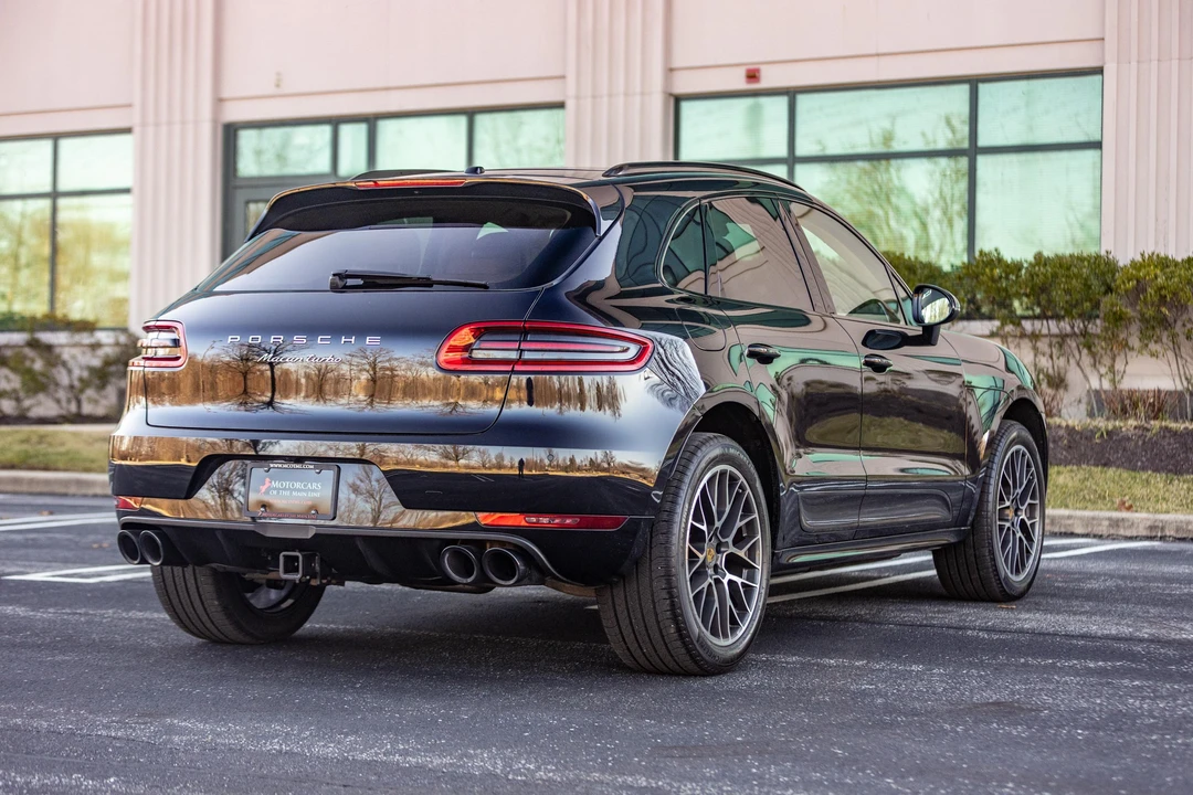 2015 Porsche Macan Turbo - Image 21 of 31