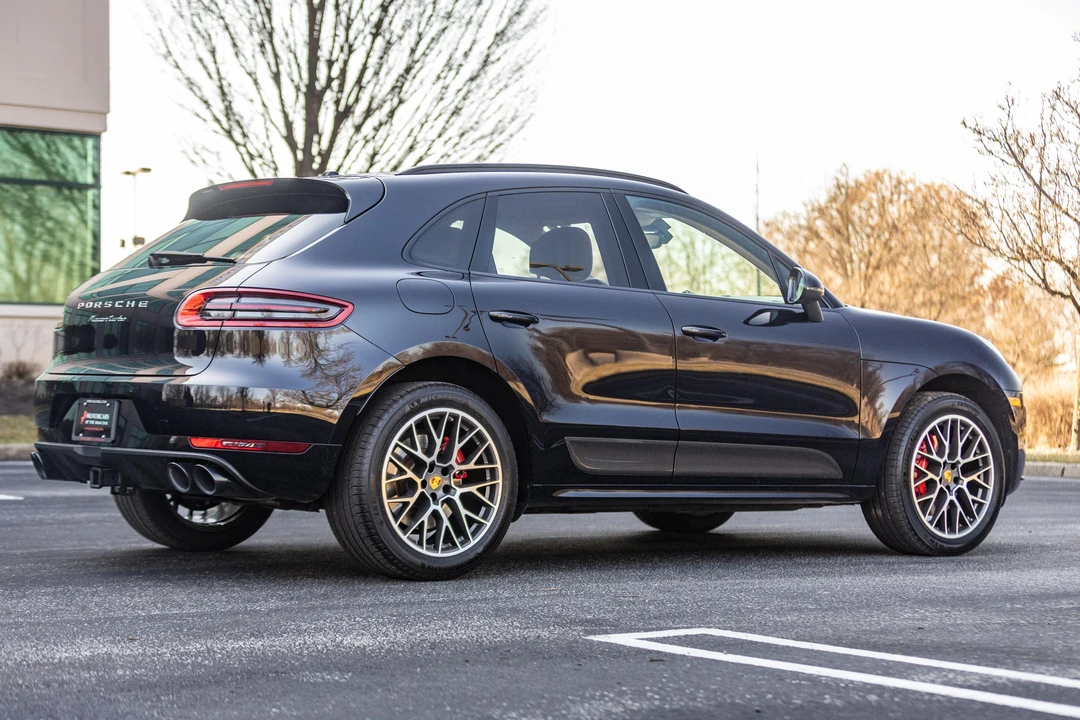 2015 Porsche Macan Turbo - Image 23 of 31