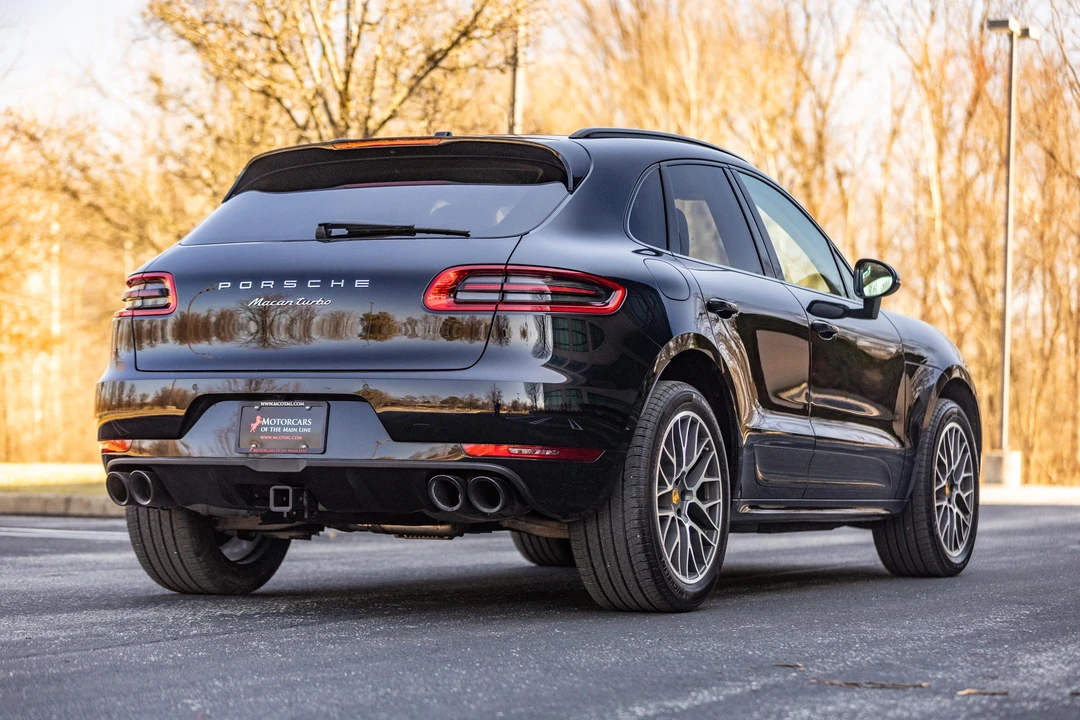 2015 Porsche Macan Turbo - Image 19 of 31