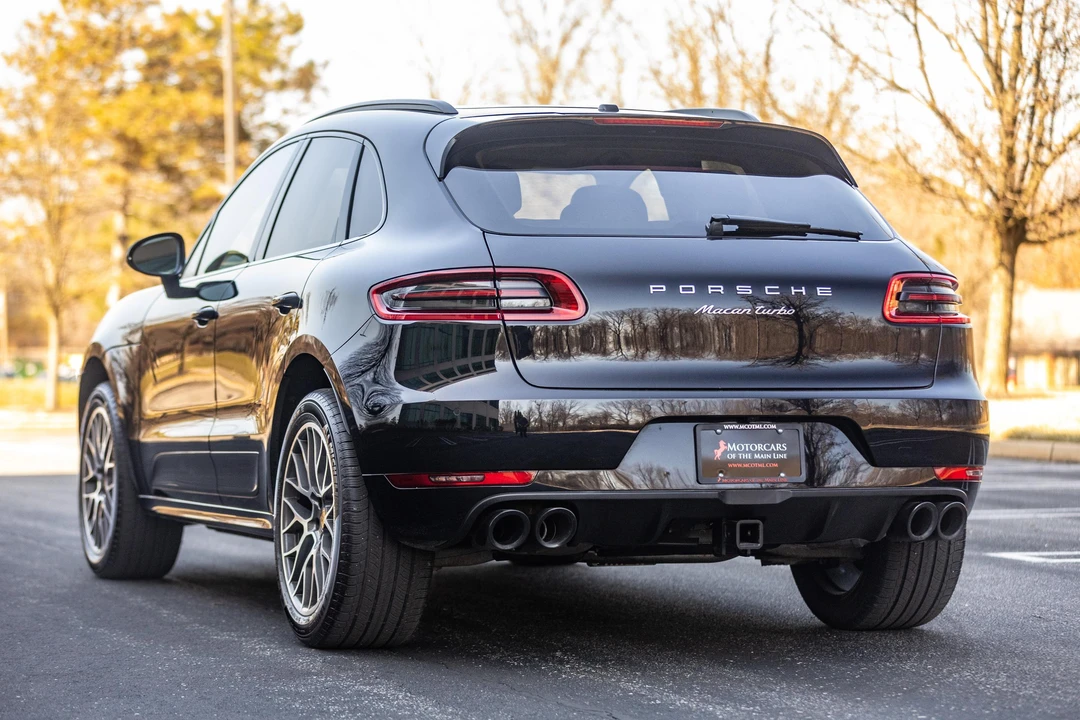2015 Porsche Macan Turbo - Image 16 of 31