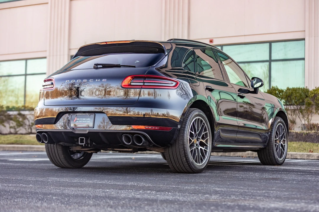 2015 Porsche Macan Turbo - Image 20 of 31