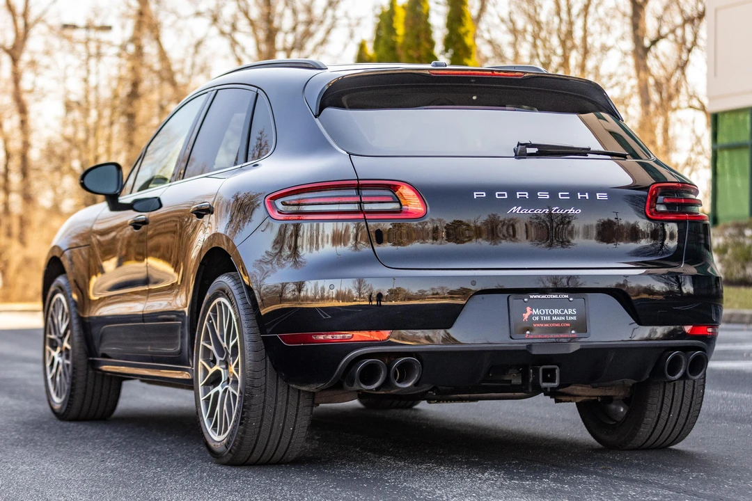 2015 Porsche Macan Turbo - Image 17 of 31