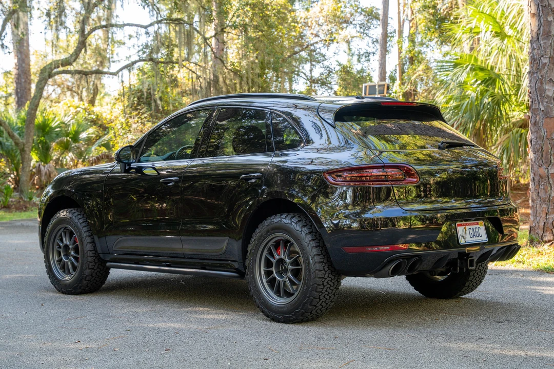 2015 Porsche Macan Turbo - Image 10 of 31