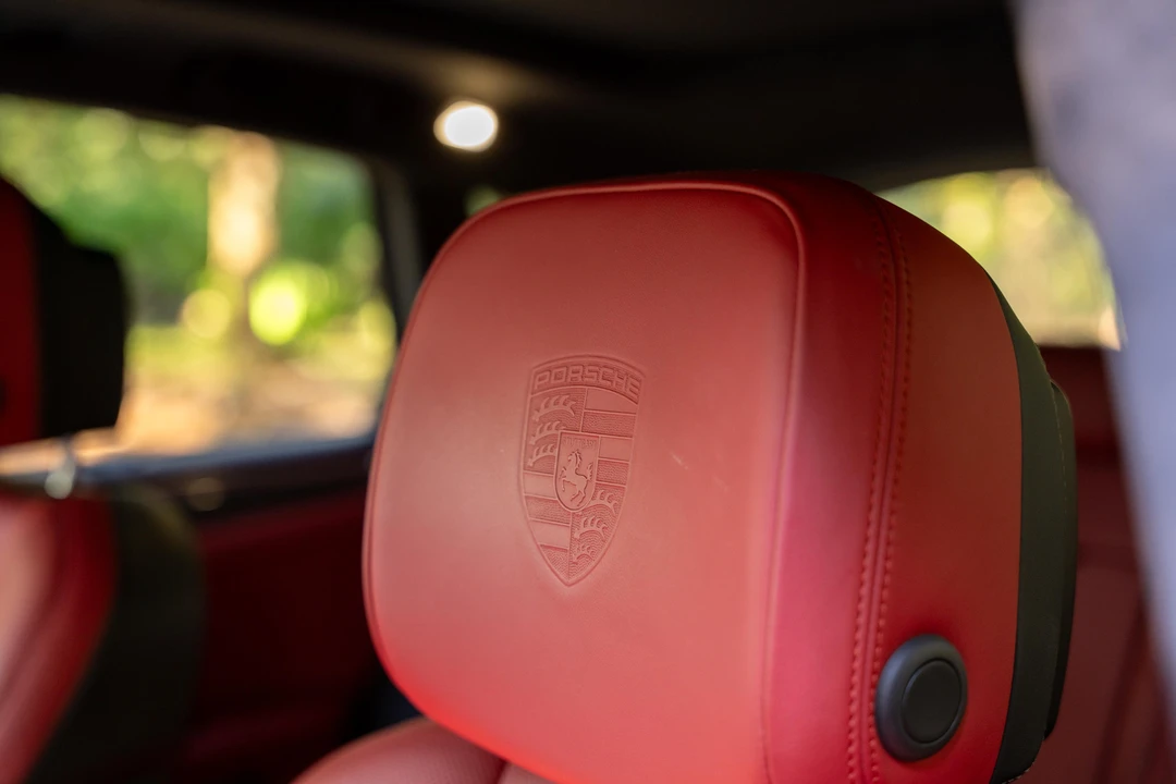 2015 Porsche Macan Turbo - Image 26 of 31