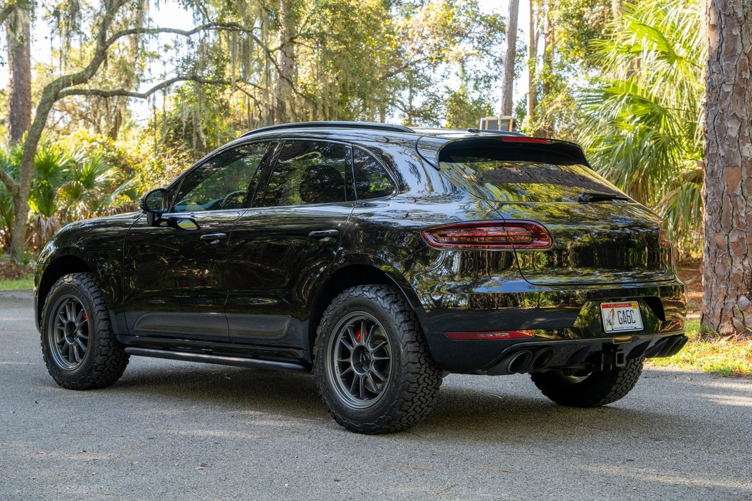 2015 Porsche Macan Turbo - Image 4 of 31