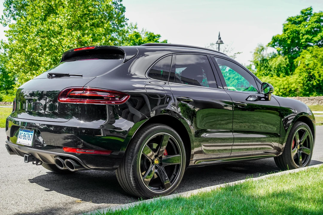 2015 Porsche Macan Turbo - Image 4 of 31