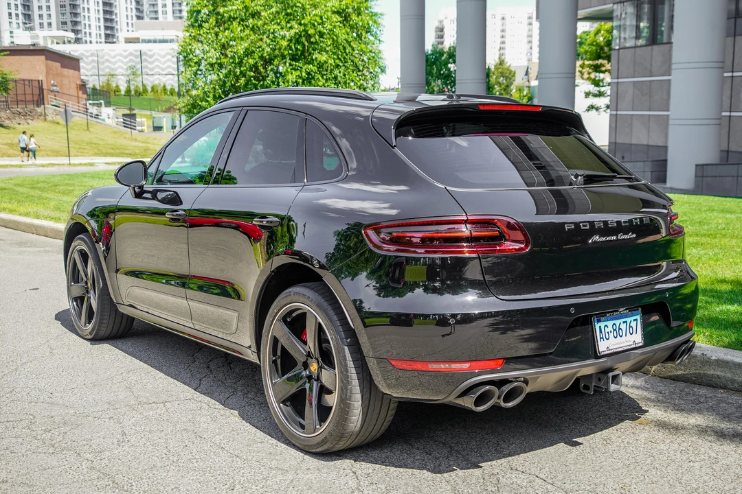 2015 Porsche Macan Turbo - Image 11 of 31