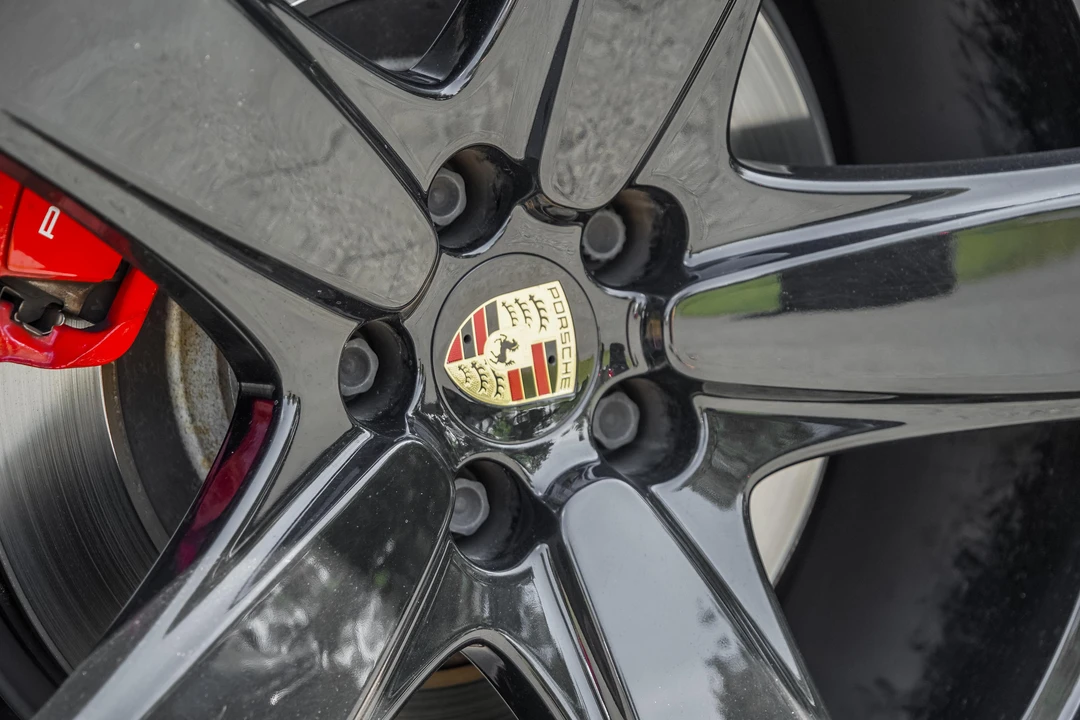 2015 Porsche Macan Turbo - Image 27 of 31