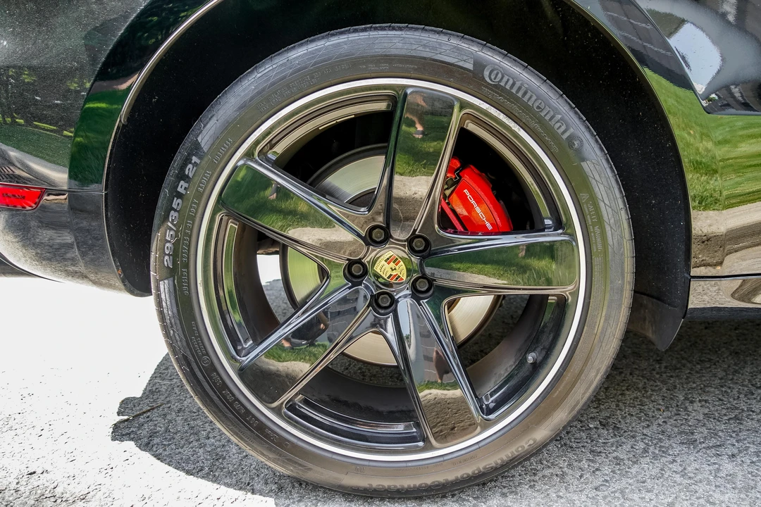 2015 Porsche Macan Turbo - Image 22 of 31