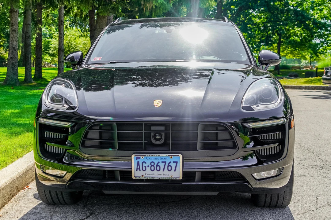 2015 Porsche Macan Turbo - Image 2 of 31
