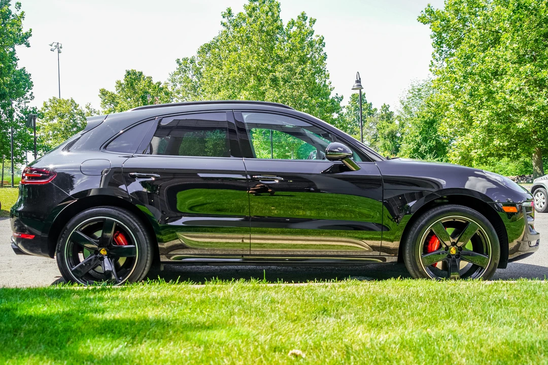 2015 Porsche Macan Turbo - Image 15 of 31
