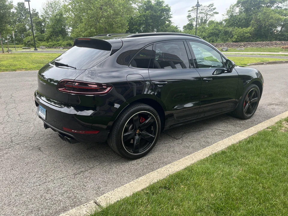 2015 Porsche Macan Turbo - Image 14 of 31