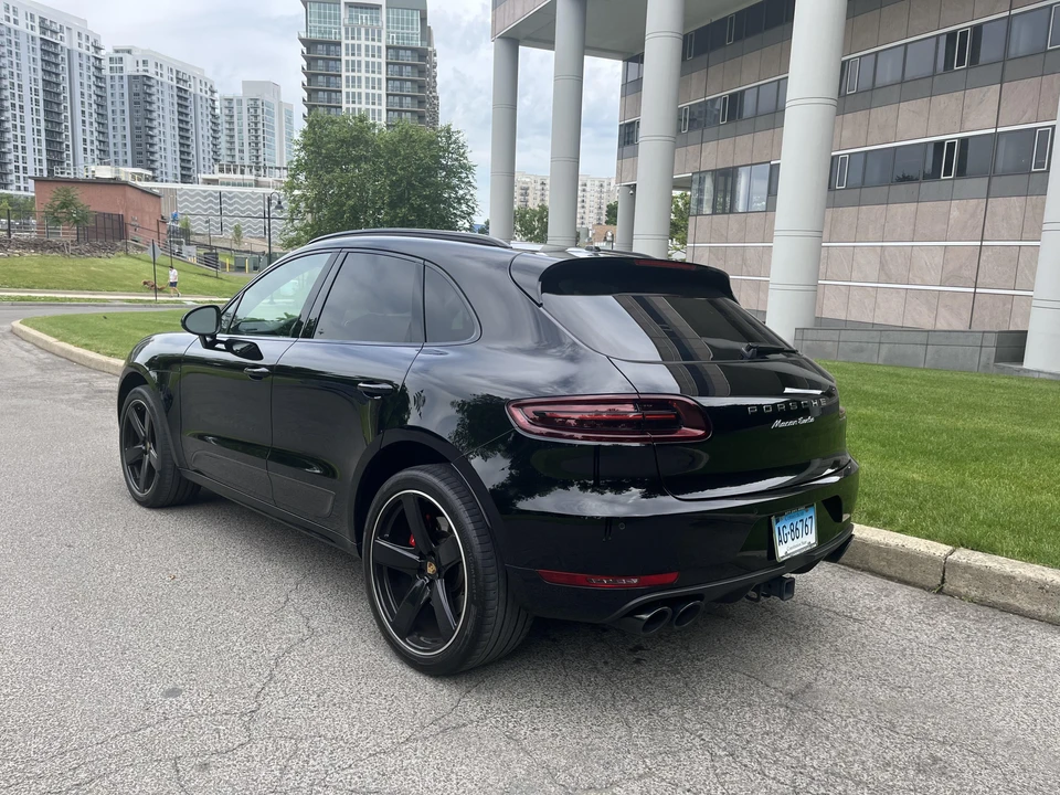 2015 Porsche Macan Turbo - Image 10 of 31