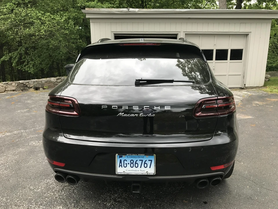 2015 Porsche Macan Turbo - Image 13 of 31