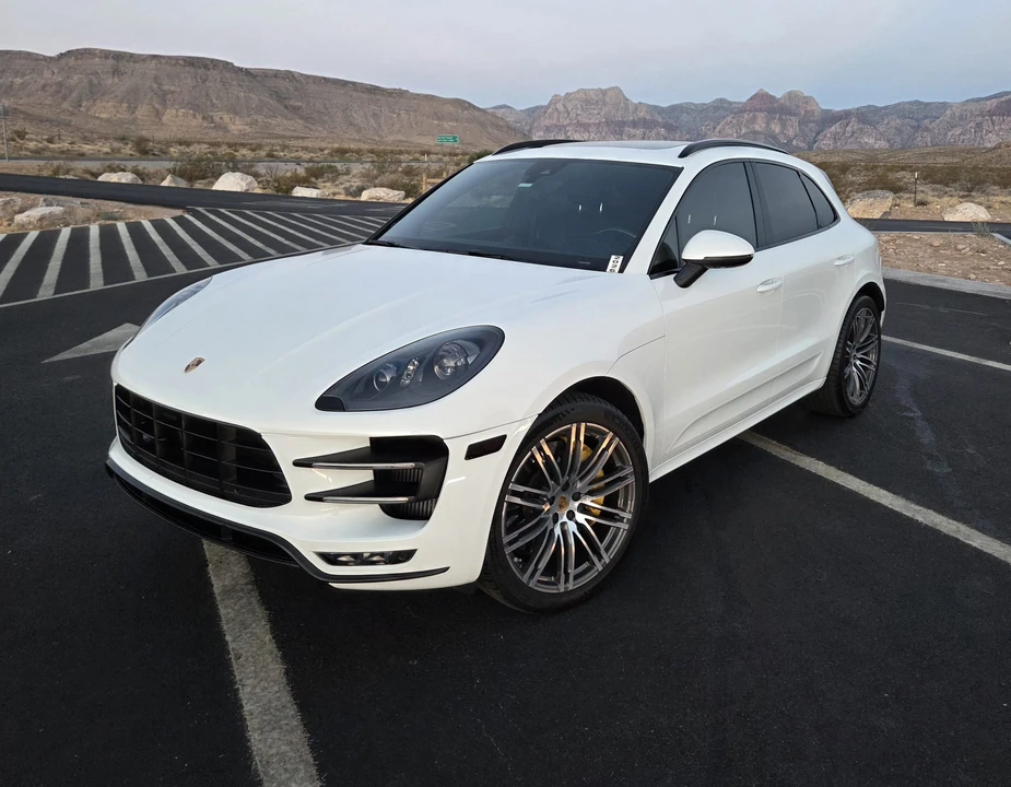 2015 Porsche Macan Turbo - Image 9 of 31