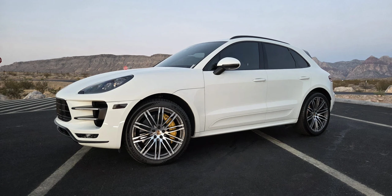 2015 Porsche Macan Turbo - Image 2 of 31