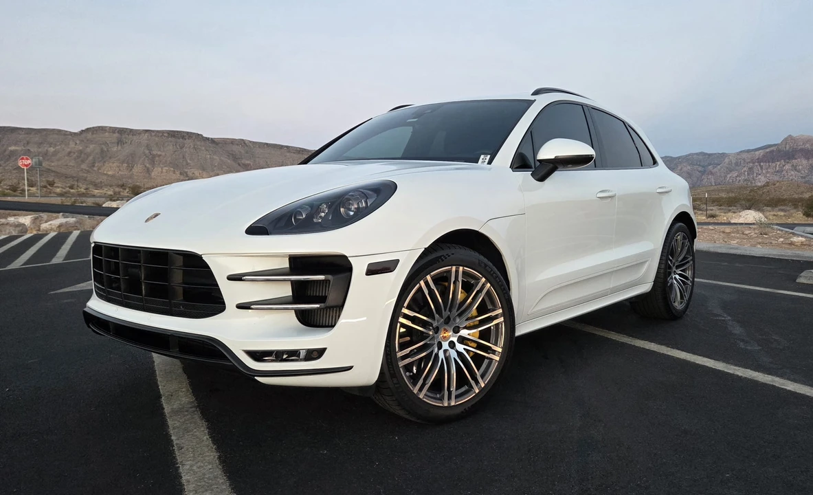 2015 Porsche Macan Turbo - Image 11 of 31
