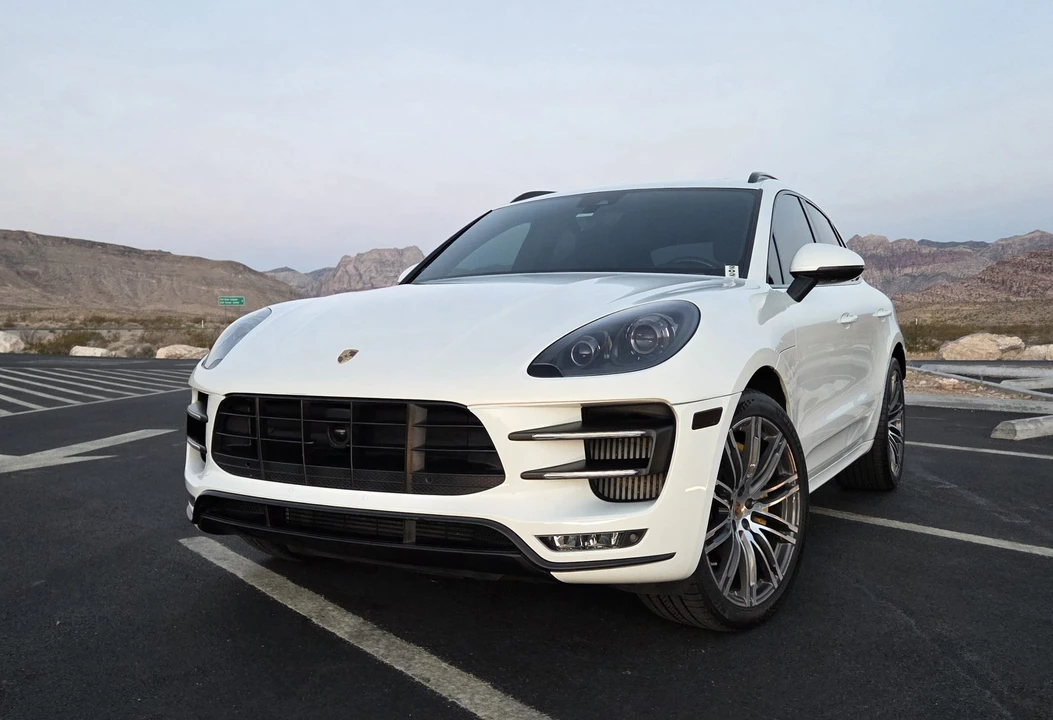 2015 Porsche Macan Turbo - Image 16 of 31