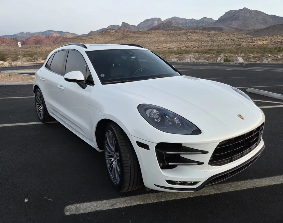 2015 Porsche Macan Turbo - Image 29 of 31