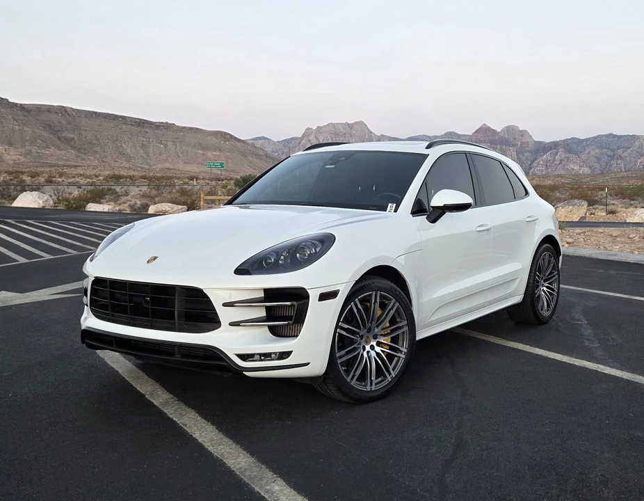 2015 Porsche Macan Turbo - Image 10 of 31