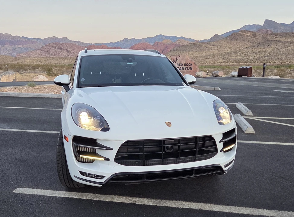 2015 Porsche Macan Turbo - Image 21 of 31