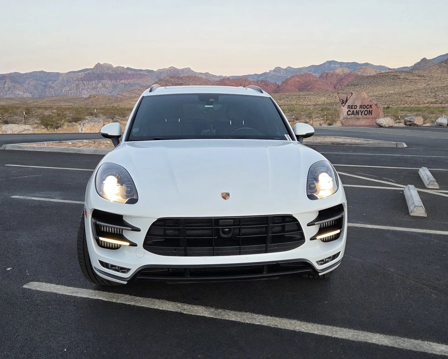 2015 Porsche Macan Turbo - Image 20 of 31