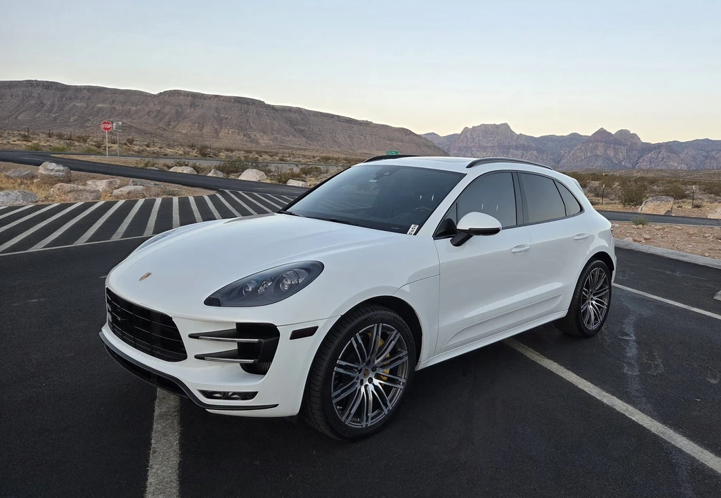 2015 Porsche Macan Turbo - Image 8 of 31